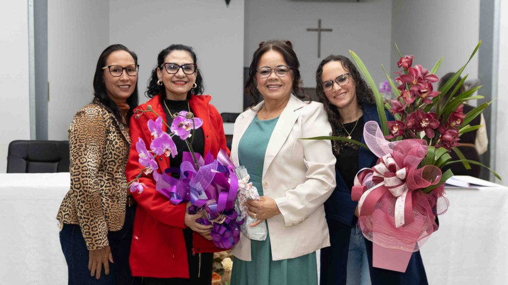 Diretores das Escolas Municipais de Naviraí tomam posse para o triênio 2025–2028 Diretores das Escolas Municipais de Naviraí tomam posse para o triênio 2025–2028