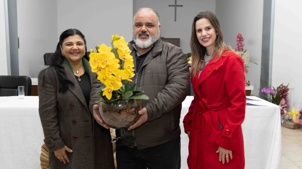 Diretores das Escolas Municipais de Naviraí tomam posse para o triênio 2025–2028 Diretores das Escolas Municipais de Naviraí tomam posse para o triênio 2025–2028