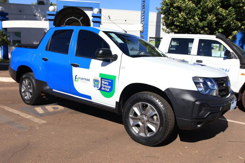 Naviraí: Gestão “Compromisso com o Futuro” entrega veículos doados por órgãos federais e estaduais para reforçar serviços municipais Naviraí: Gestão “Compromisso com o Futuro” entrega veículos doados por órgãos federais e estaduais para reforçar serviços municipais