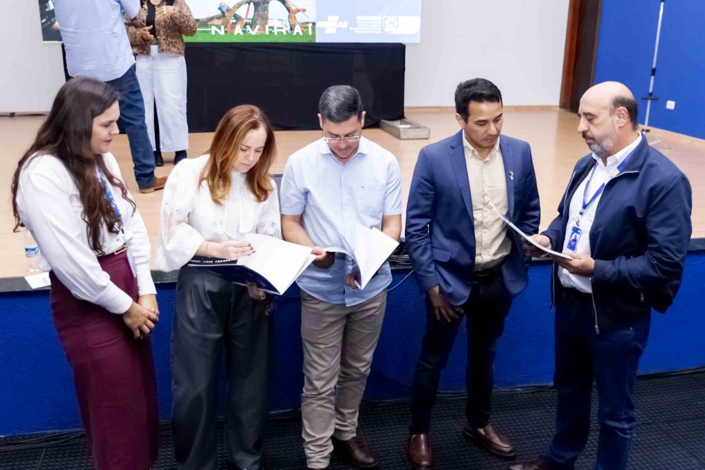 Novas Indústrias garantirão quase 300 empregos em Naviraí Novas Indústrias garantirão quase 300 empregos em Naviraí