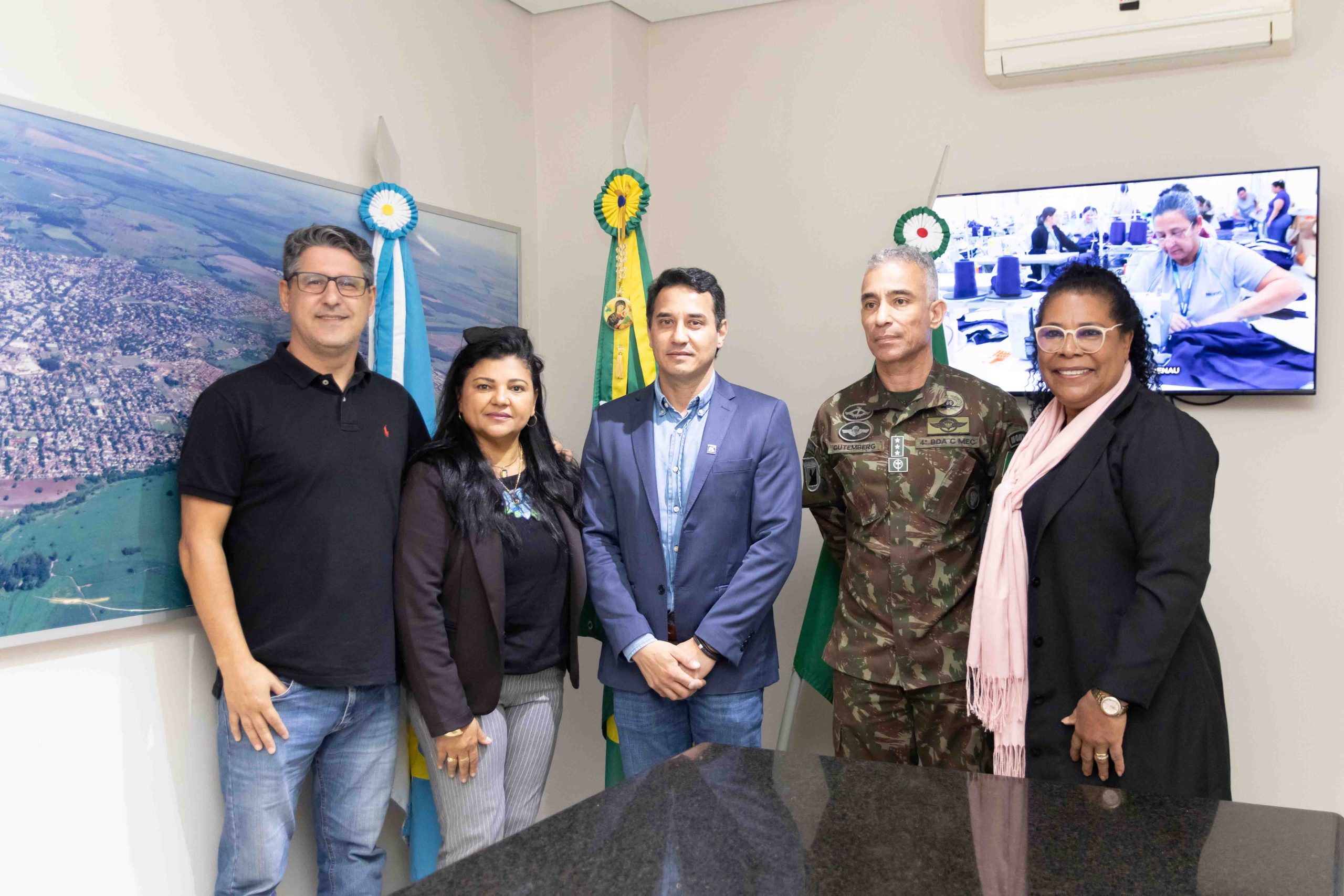 Prefeito empossado na Presidência da Junta de Serviço Militar de Naviraí