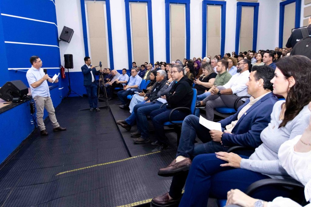 Naviraí põe em ação o “Cidade Empreendedora” e lança mais programas para fortalecer economia Naviraí põe em ação o “Cidade Empreendedora” e lança mais programas para fortalecer economia