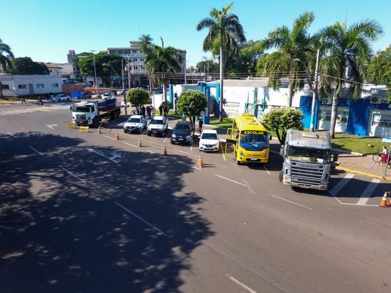 Gestão “Compromisso com o Futuro” entrega veículos doados por órgãos federais e estaduais para reforçar serviços municipais de Naviraí Gestão “Compromisso com o Futuro” entrega veículos doados por órgãos federais e estaduais para reforçar serviços municipais de Naviraí
