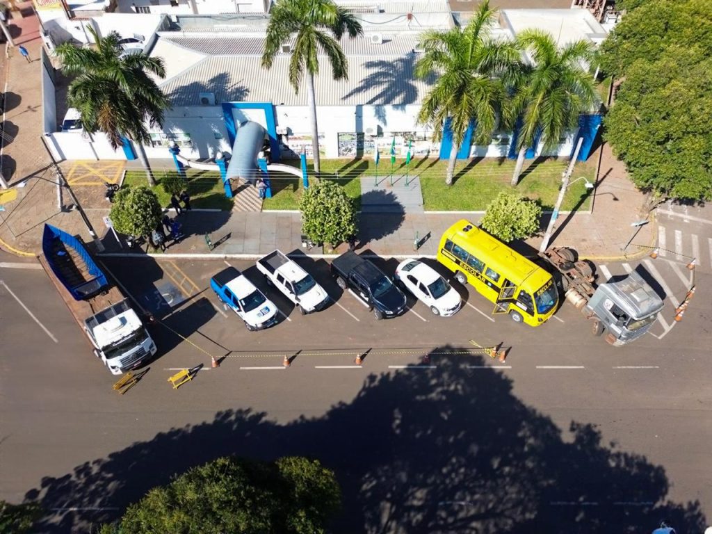 Naviraí: Gestão “Compromisso com o Futuro” entrega veículos doados por órgãos federais e estaduais para reforçar serviços municipais Naviraí: Gestão “Compromisso com o Futuro” entrega veículos doados por órgãos federais e estaduais para reforçar serviços municipais