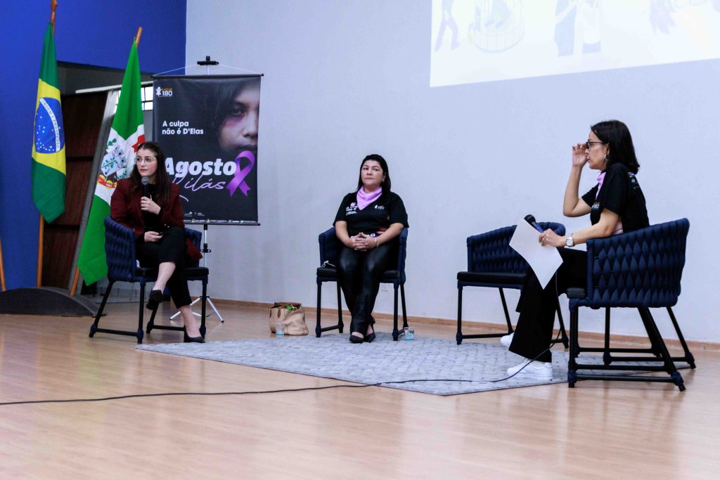“A Culpa Não É Delas”: Naviraí inicia o Agosto Lilás com a força de mulheres que acolhem, enfrentam e transformam “A Culpa Não É Delas”: Naviraí inicia o Agosto Lilás com a força de mulheres que acolhem, enfrentam e transformam