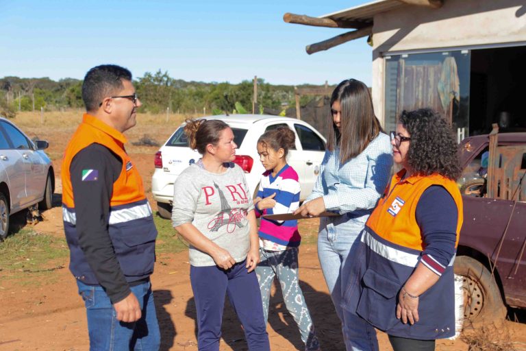 Prefeitura Entrega Telhas e Apoia para Reconstrução de Casas Afetadas por Temporal Prefeitura Entrega Telhas e Apoia para Reconstrução de Casas Afetadas por Temporal