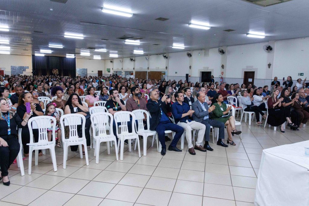 Encontro em Naviraí debateu novas politicas Educacionais para o MS