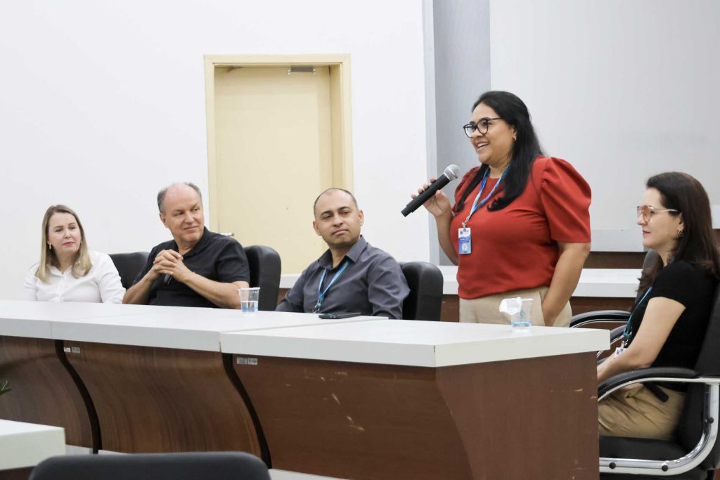 Encontro em Naviraí debateu novas politicas Educacionais para o MS