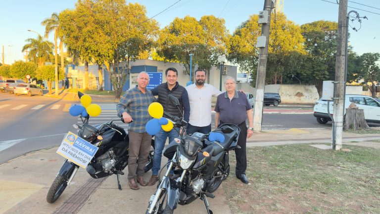 Prefeitura de Naviraí entrega motos do sorteio IPTU Premiado a contribuintes