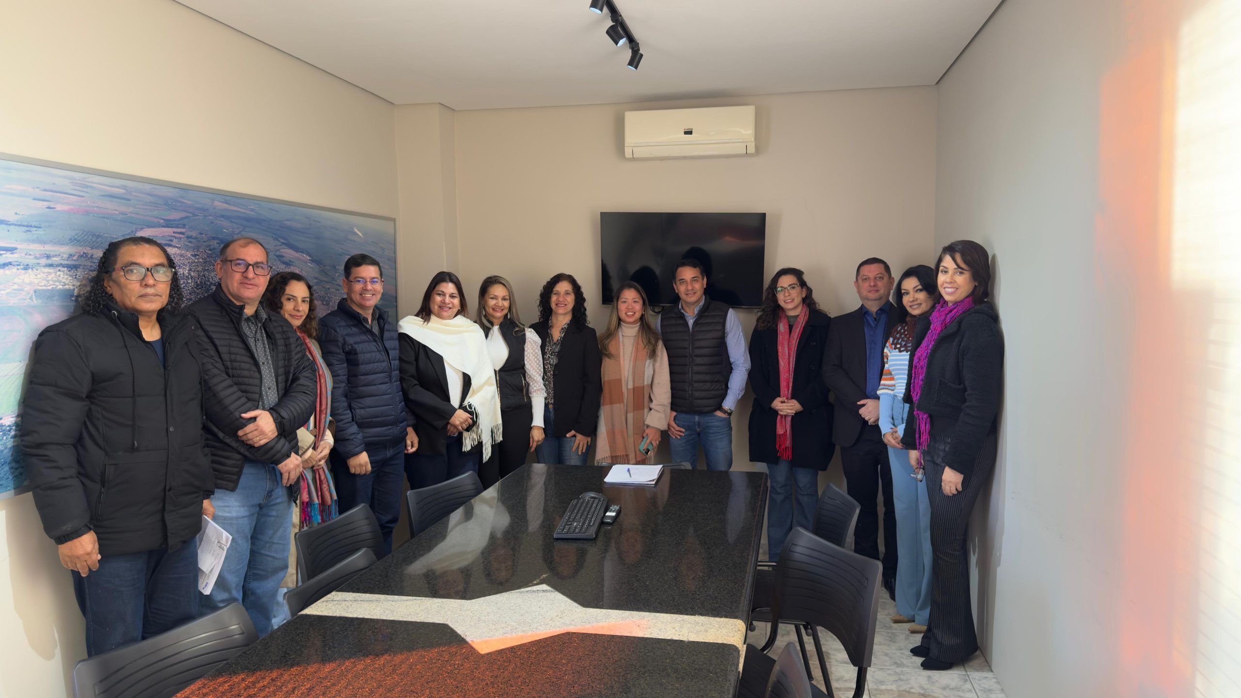 Segurança Alimentar : Prefeitura de em Naviraí Empossa Membros da CAISAN para o Biênio 2025/2027