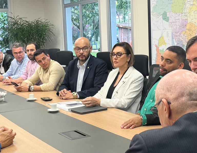 Prefeito de Naviraí participa de agenda na Itaipu Binacional em Foz do Iguaçu Prefeito de Naviraí participa de agenda na Itaipu Binacional em Foz do Iguaçu