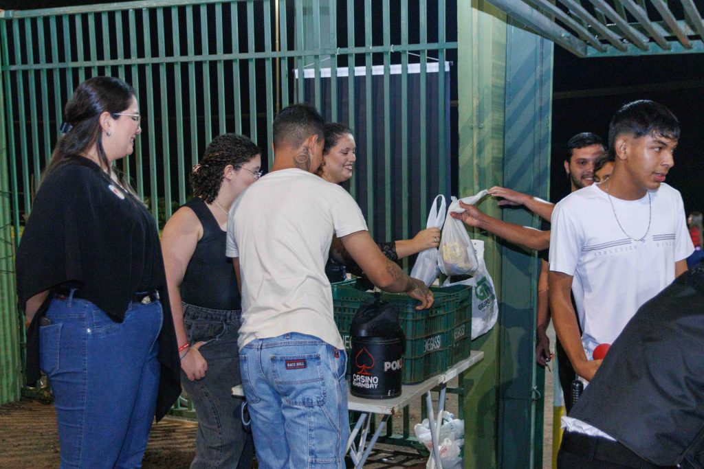 Naviraí: Festa de Aniversário arrecada mais de 7 mil kg de alimentos no último dia