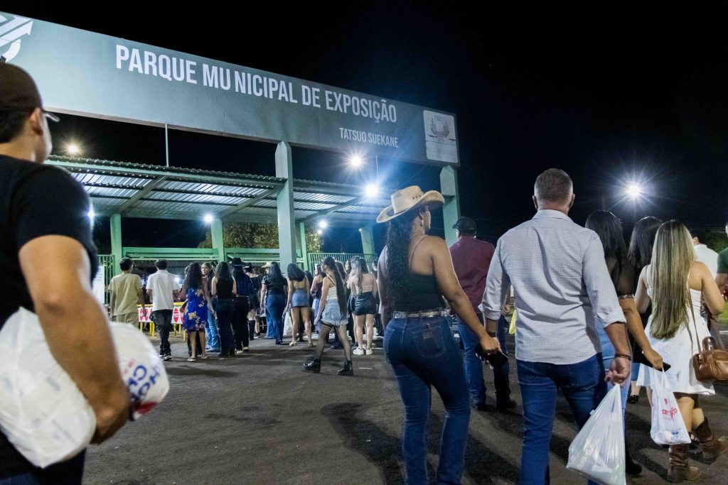 Naviraí: Festa de Aniversário arrecada mais de 7 mil kg de alimentos no último dia