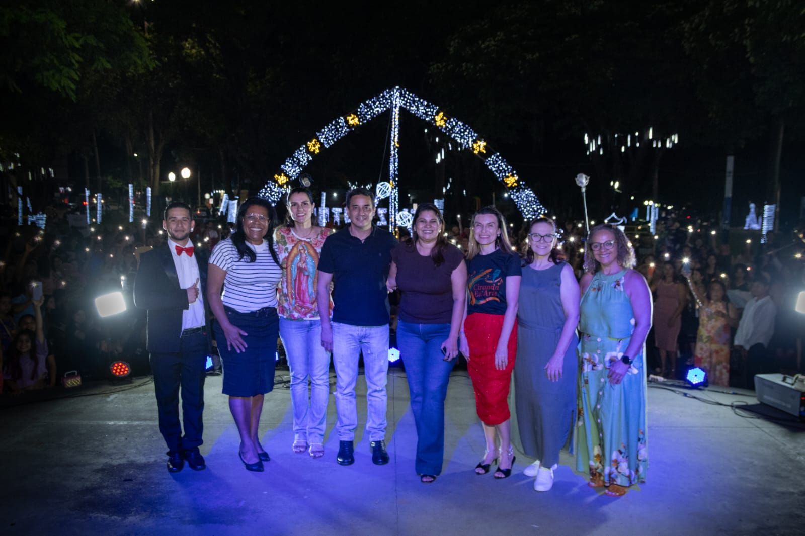 Naviraí Celebra o Ato de Natal: Um Resgate às Raízes e ao Espírito de União na Praça Central