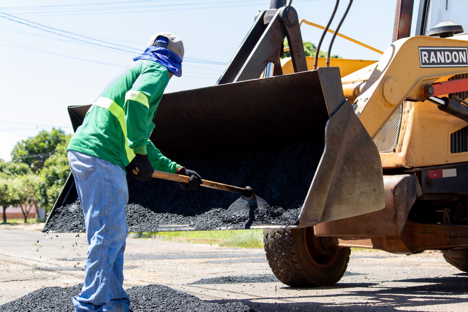 Naviraí Reinicia a Recuperação do Asfalto de 2026 com Serviço de Tapa-Buracos
