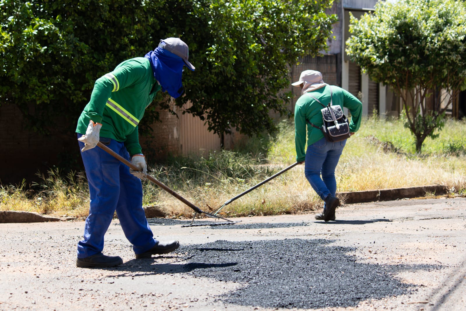 Naviraí Reinicia a Recuperação do Asfalto de 2026 com Serviço de Tapa-Buracos
