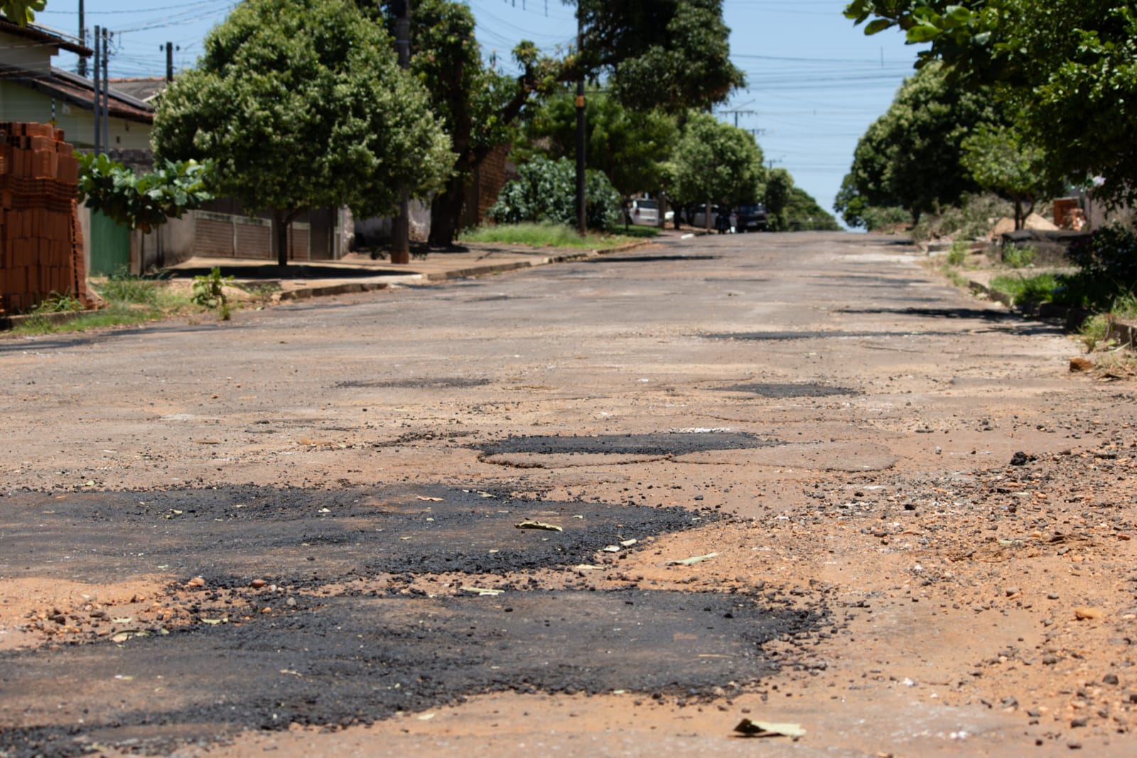 Naviraí Reinicia a Recuperação do Asfalto de 2026 com Serviço de Tapa-Buracos