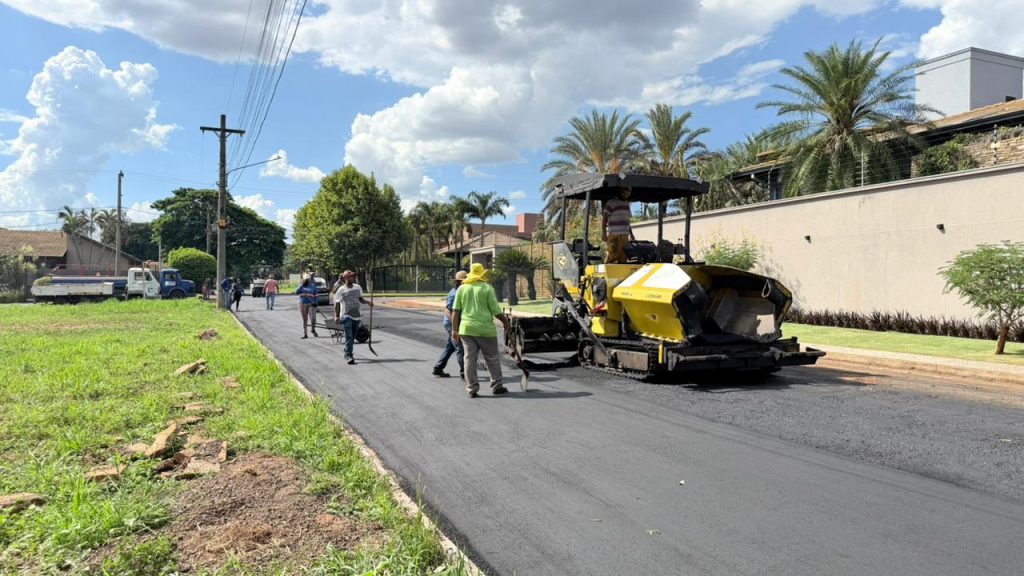 Em Naviraí obras de Recapeamento asfáltico são retomadas