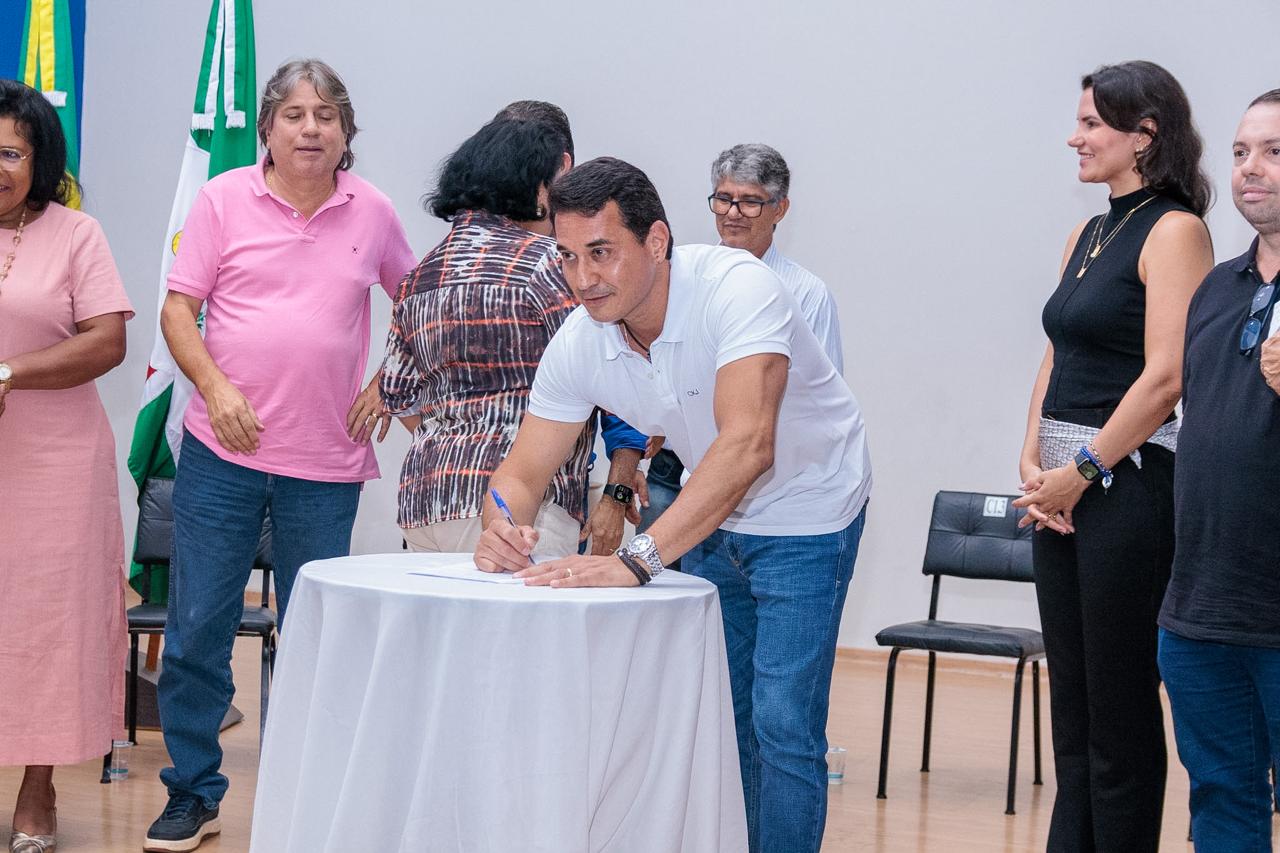 Naviraí celebra repasse de R$ 5,4 milhões ao Terceiro Setor com assinatura conjunta de autoridades