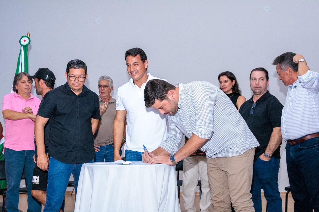 Naviraí celebra repasse de R$ 5,4 milhões ao Terceiro Setor com assinatura conjunta de autoridades