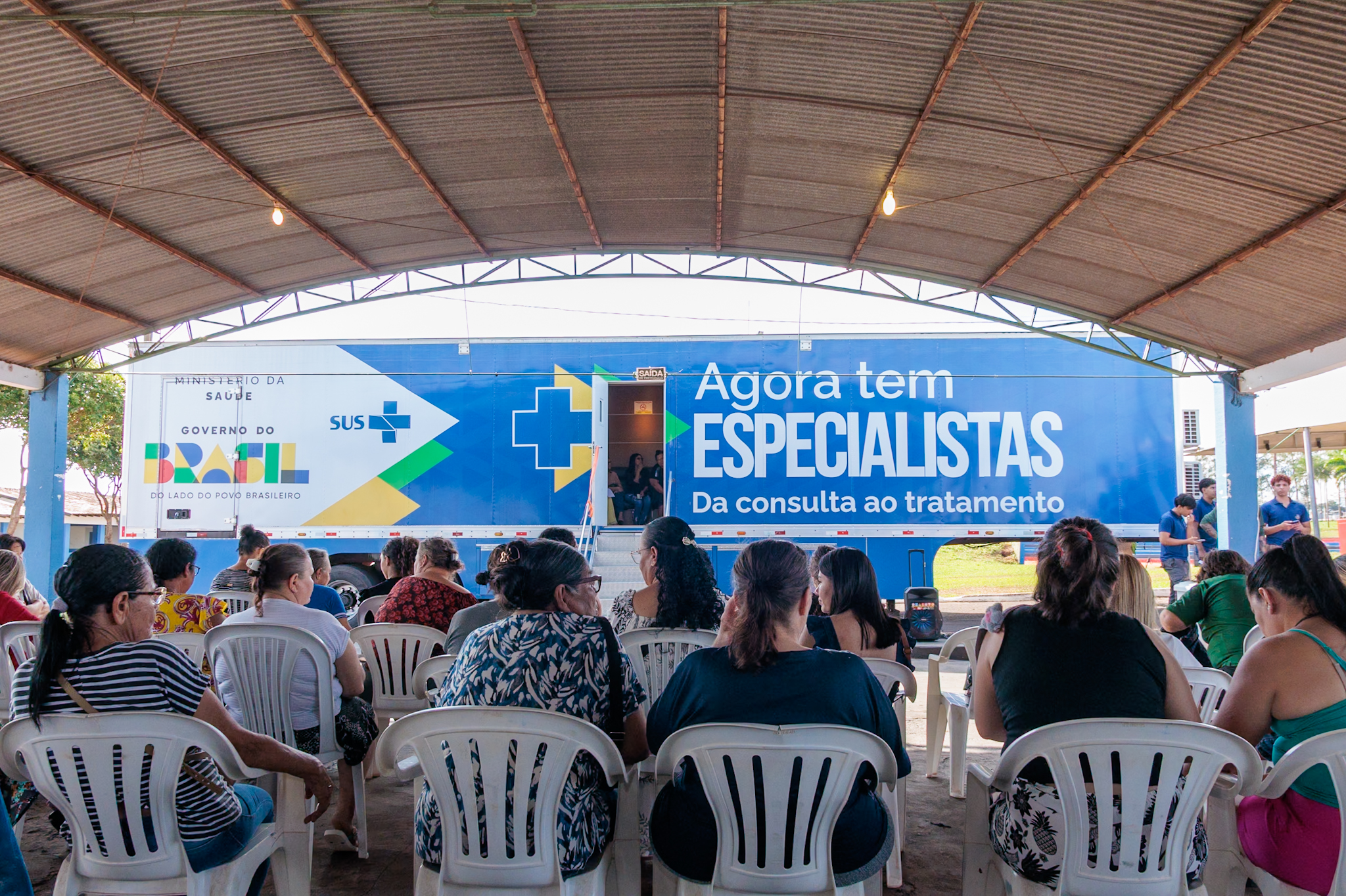 Atendimento da Carreta do “Agora Tem Especialistas” iniciado em Naviraí