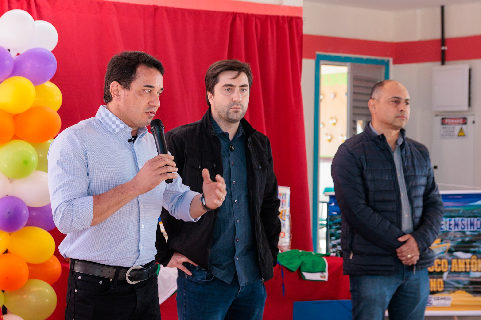 Prefeitura de Naviraí entrega novos kits de higiene e cuidados pessoais na Rede Municipal Prefeitura de Naviraí entrega novos kits de higiene e cuidados pessoais na Rede Municipal