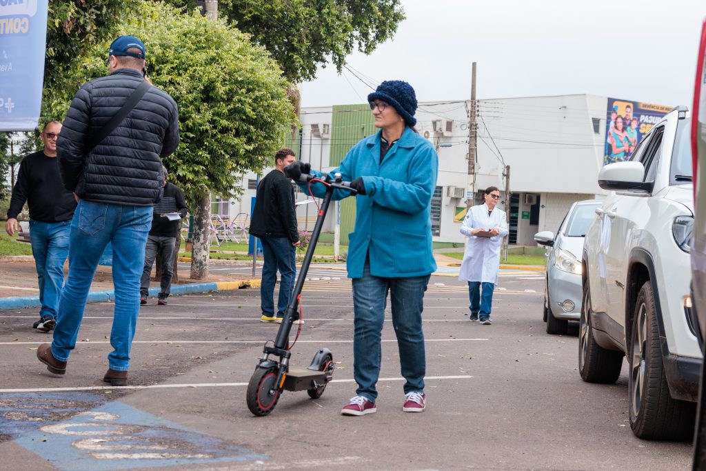 Mobilização da Saúde Municipal com Drive-Thru vacina centenas de pessoas no Sábado em Naviraí Mobilização da Saúde Municipal com Drive-Thru vacina centenas de pessoas no Sábado em Naviraí