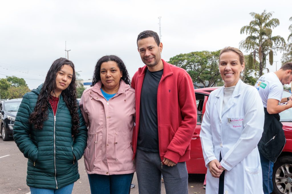 Mobilização da Saúde Municipal com Drive-Thru vacina centenas de pessoas no Sábado em Naviraí Mobilização da Saúde Municipal com Drive-Thru vacina centenas de pessoas no Sábado em Naviraí