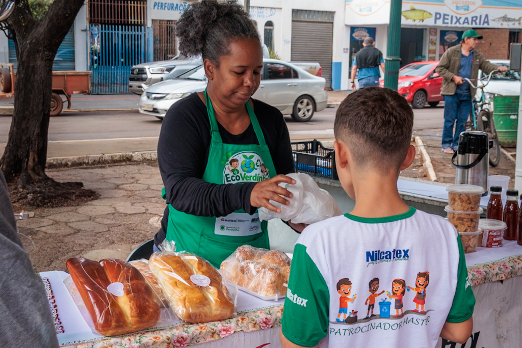 Prefeitura de Naviraí lança o projeto EcoVerdinho na Feira do Galo Prefeitura de Naviraí lança o projeto EcoVerdinho na Feira do Galo