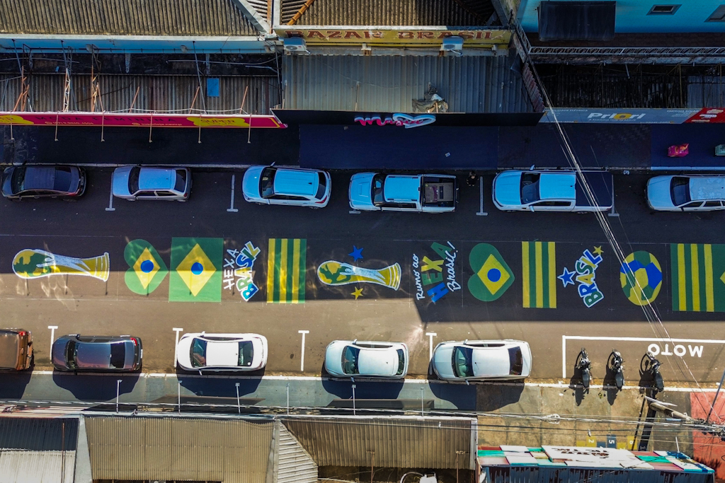 Prefeitura de Naviraí Leva as Cores da Copa do Mundo para Ruas da Cidade